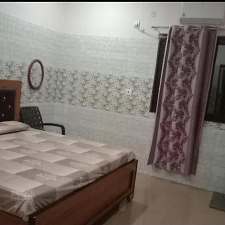 Shri Jagannath Dham Hotel Vrindāvan Екстериор снимка